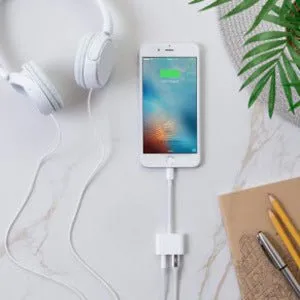 Belkin 3.5mm Audio   Charge RockStar, Lightning/Mini-phone Audio/Power/Data Transfer Cable for Headphone, Speaker, Microphone, Remote Control, Audio Device, iPhone, White