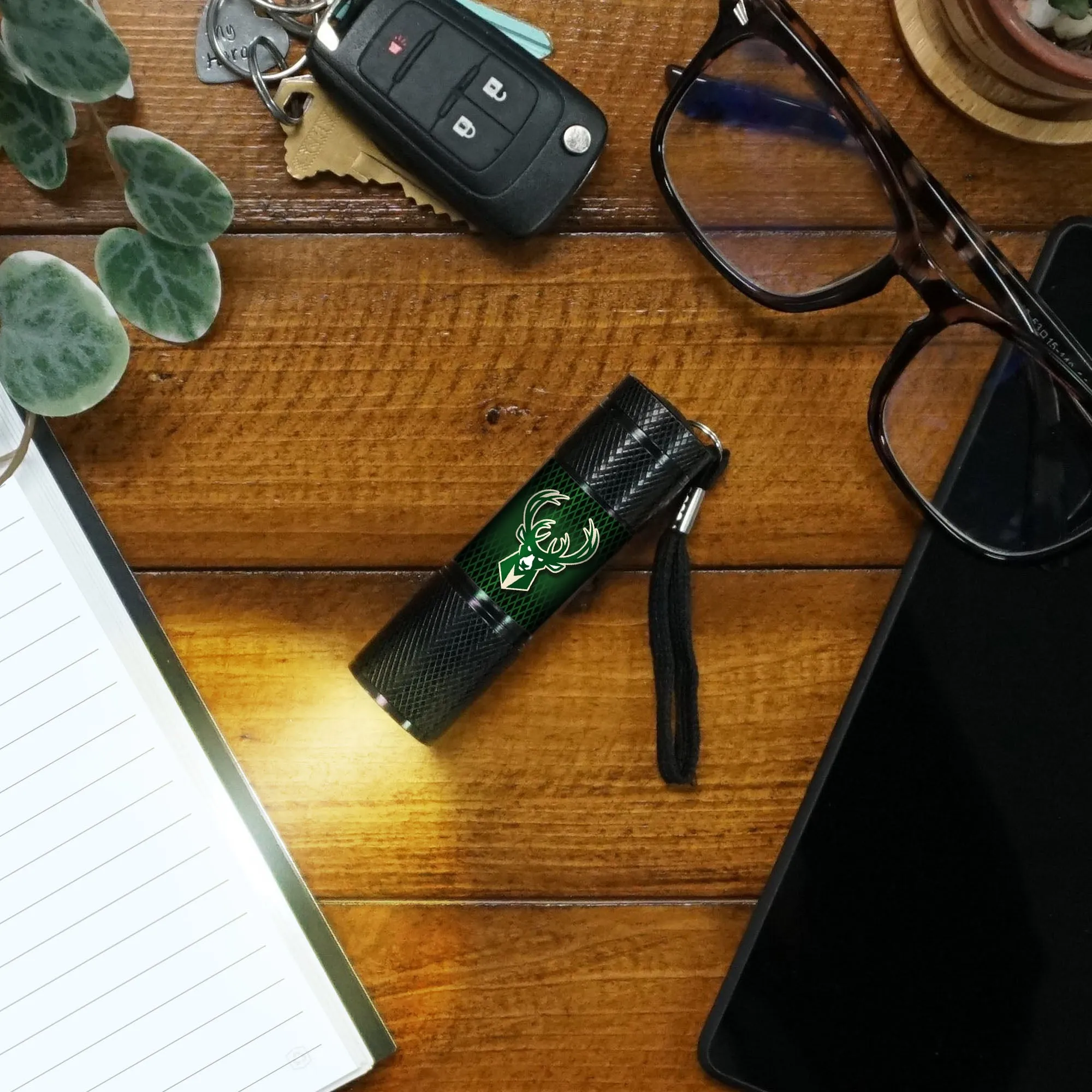 Fanmats Milwaukee Bucks LED Pocket Flashlight
