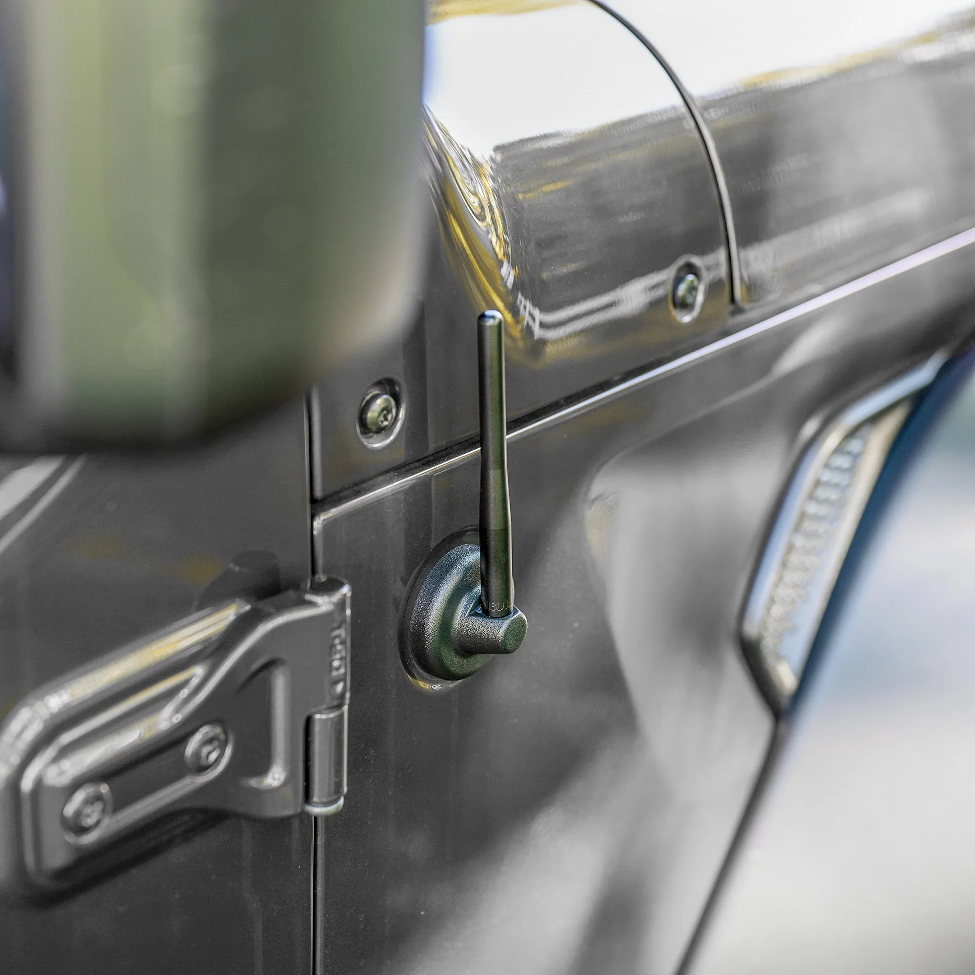 Perfect-Fit Stubby Antenna |  Jeep Wrangler & Gladiator (2017-2023)