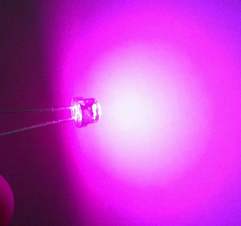 Pink 4.8mm Water Clear LED - 100deg - 700mCd
