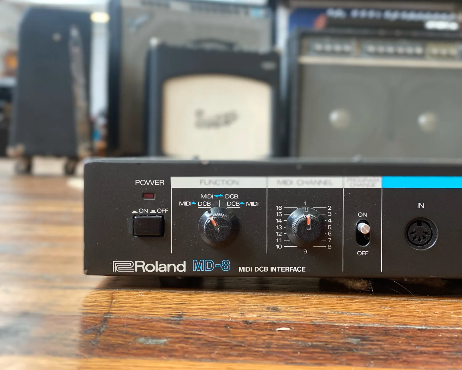 Roland MD-8 MIDI - DCB Interface