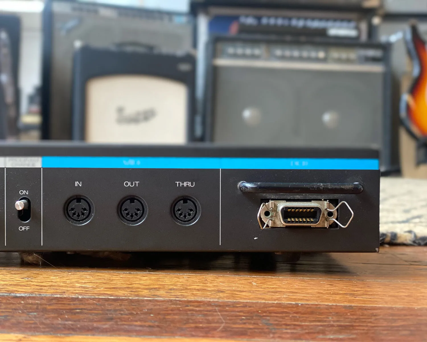 Roland MD-8 MIDI - DCB Interface